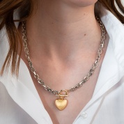 картинка Цепь на шею женская с кулоном-сердечком, бижутерия, серебряная с золотым кулоном