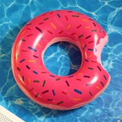 картинка Надувной круг для плавания пончик розовый Strawberry Donut