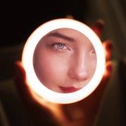 картинка Зеркало для макияжа портативное LED Make Up Mirror