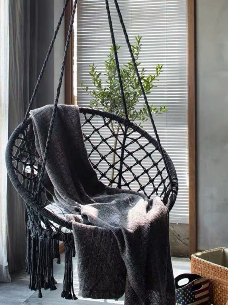 Плетеное кресло качалка макраме подвесное