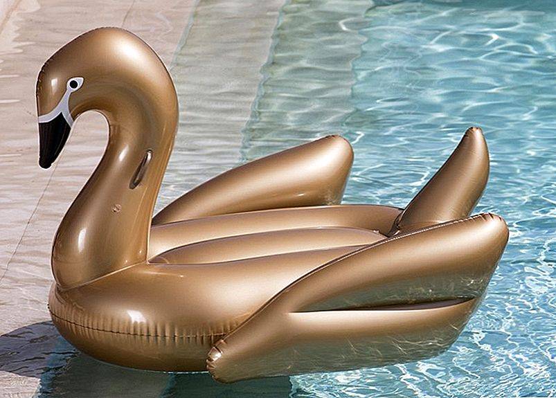 get-ready-for-summer-with-these-15-modern-and-fun-pool-floats-4.jpg