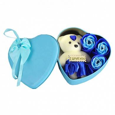 Подарочный набор в форме сердца мыльные розы 3 шт с мишкой