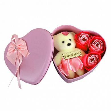 Подарочный набор в форме сердца мыльные розы 3 шт с мишкой
